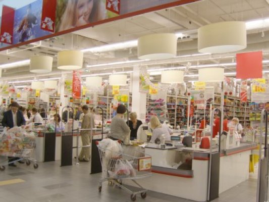Auchan face angajări în toată ţara: Constanţa caută măcelari, brutari, cofetari, bucătari!